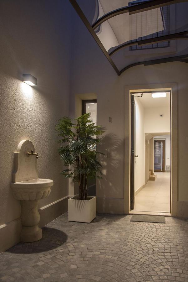 Camelot Appartamenti - Business E Holiday San Martino Buon Albergo Exterior photo